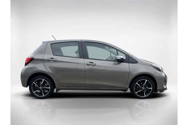 Toyota Yaris (2016) thumbnail 6