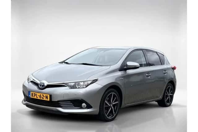 Toyota Auris (2017) thumbnail 1