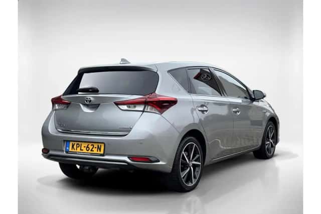 Toyota Auris (2017) thumbnail 5