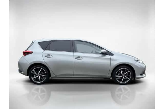 Toyota Auris (2017) thumbnail 6