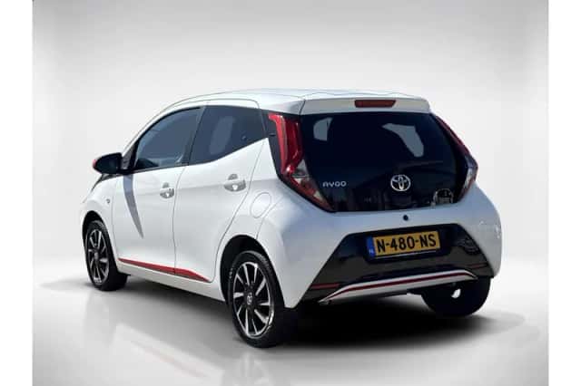 Toyota Aygo (2021) thumbnail 3