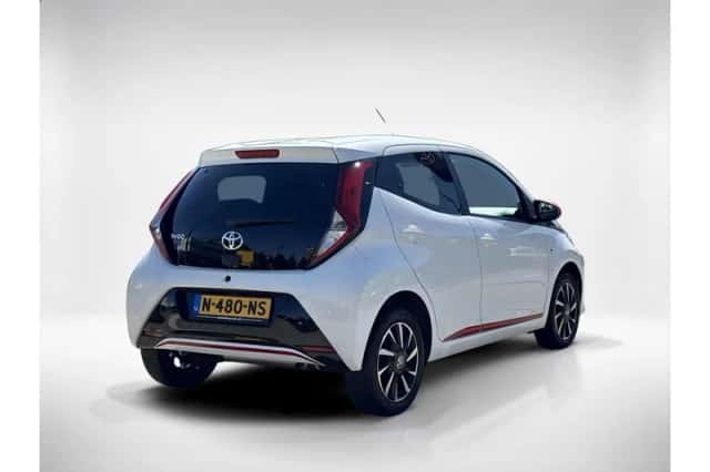 Toyota Aygo (2021) thumbnail 5