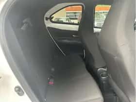 Toyota Aygo X (2023) thumbnail 12