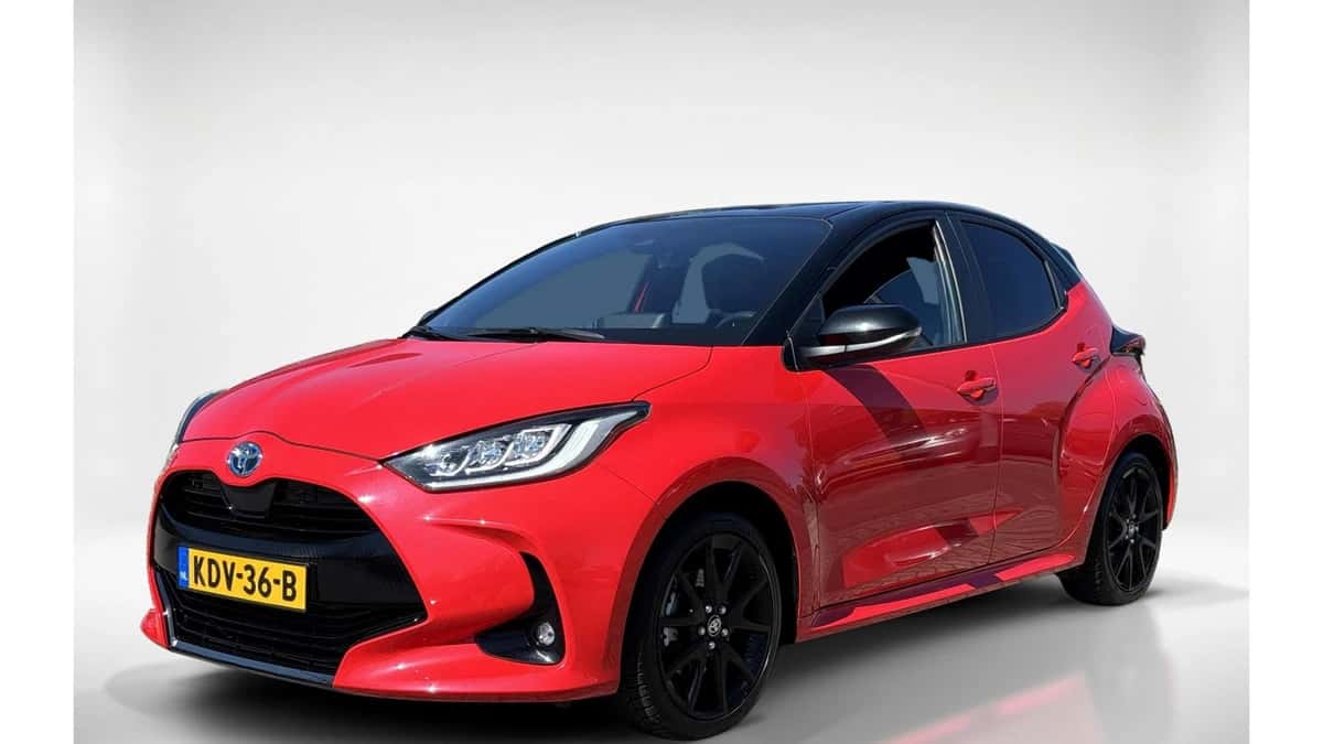 Toyota Yaris (2023) — foto 1
