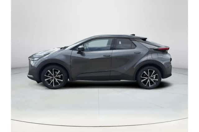 Toyota C-HR (2025) thumbnail 2