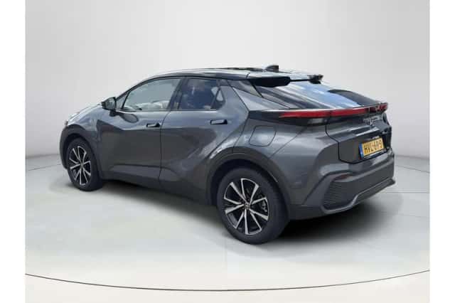 Toyota C-HR (2025) thumbnail 3