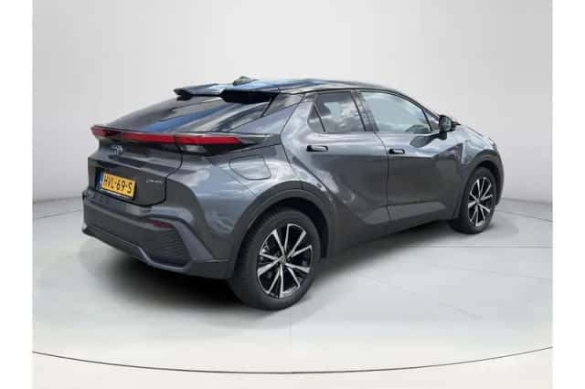 Toyota C-HR (2025) thumbnail 5