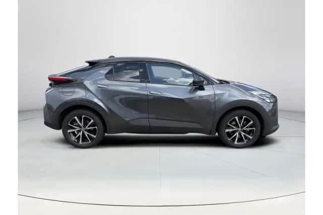 Toyota C-HR (2025) thumbnail 6