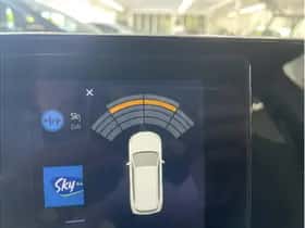 Toyota C-HR (2025) thumbnail 16