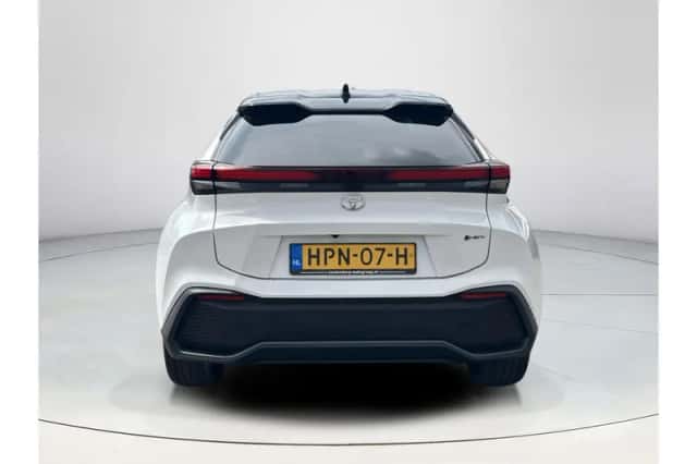 Toyota C-HR (2025) thumbnail 4