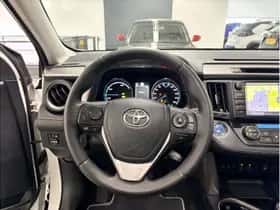 Toyota RAV4 (2017) thumbnail 15