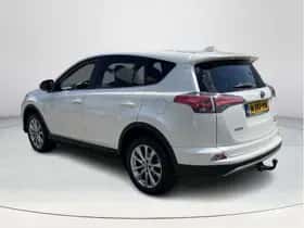 Toyota RAV4 (2017) thumbnail 3