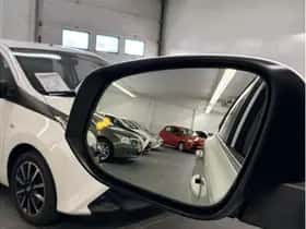 Toyota RAV4 (2017) thumbnail 21