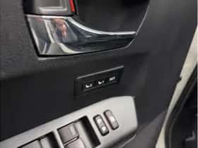 Toyota RAV4 (2017) thumbnail 31