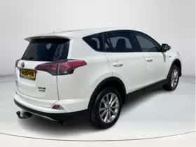 Toyota RAV4 (2017) thumbnail 5