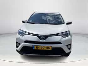 Toyota RAV4 (2017) thumbnail 8