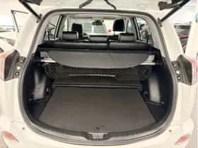 Toyota RAV4 (2017) thumbnail 9