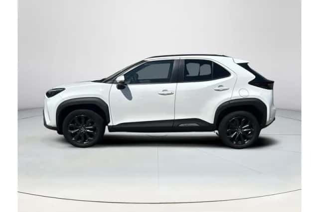 Toyota Yaris Cross (2022) thumbnail 2