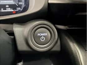 Toyota C-HR (2025) thumbnail 14