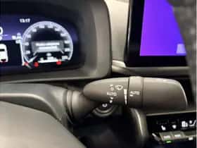 Toyota C-HR (2025) thumbnail 15