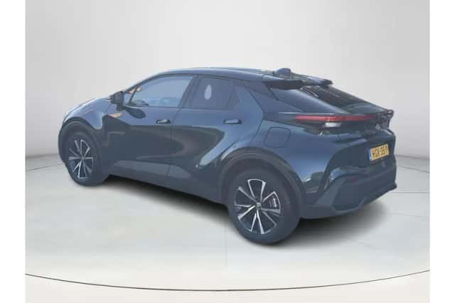 Toyota C-HR (2025) thumbnail 3