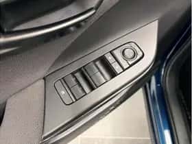 Toyota C-HR (2025) thumbnail 26
