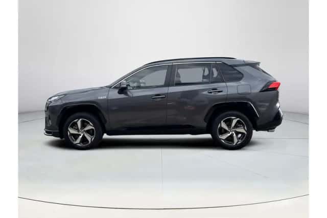 Toyota RAV4 (2022) thumbnail 2
