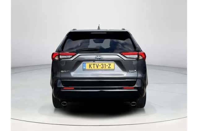 Toyota RAV4 (2022) thumbnail 4