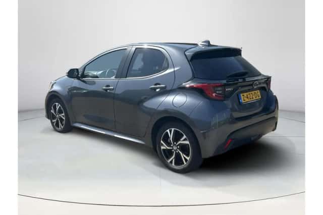Toyota Yaris (2024) thumbnail 3