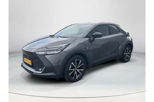 Toyota C-HR (2025) thumbnail 1