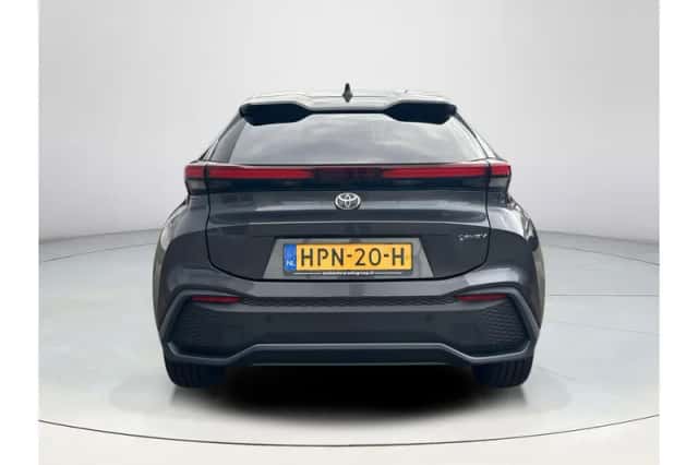 Toyota C-HR (2025) thumbnail 4