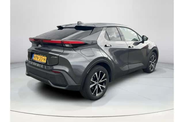 Toyota C-HR (2025) thumbnail 5