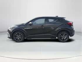 Toyota C-HR (2016) thumbnail 2