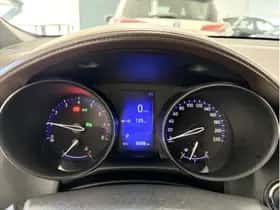 Toyota C-HR (2016) thumbnail 19