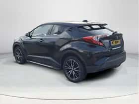 Toyota C-HR (2016) thumbnail 3