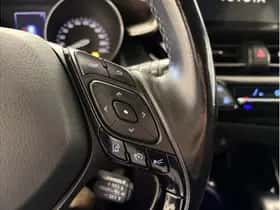 Toyota C-HR (2016) thumbnail 23
