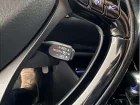 Toyota C-HR (2016) thumbnail 24