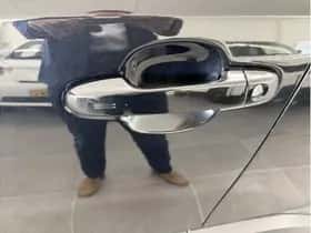 Toyota C-HR (2016) thumbnail 27