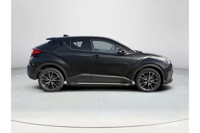 Toyota C-HR (2016) thumbnail 6