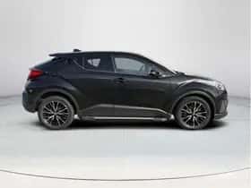 Toyota C-HR (2016) thumbnail 6