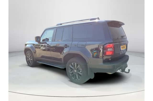 Toyota Land Cruiser (2024) thumbnail 3