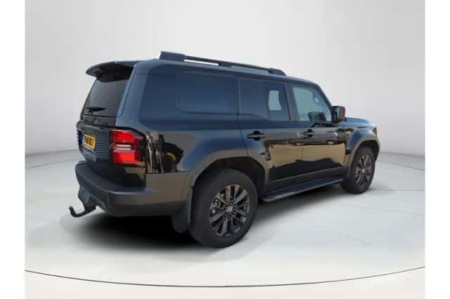 Toyota Land Cruiser (2024) thumbnail 5