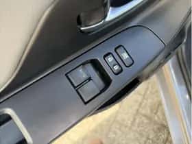 Toyota Yaris (2018) thumbnail 14