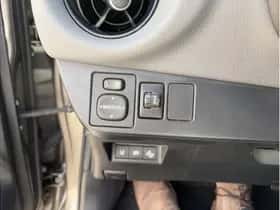Toyota Yaris (2018) thumbnail 27