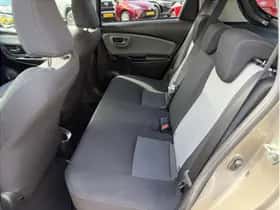 Toyota Yaris (2018) thumbnail 10