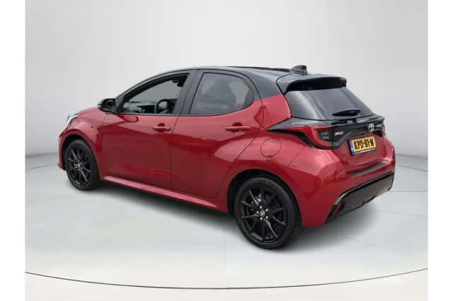 Toyota Yaris (2024) thumbnail 3