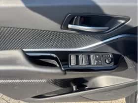 Toyota C-HR (2020) thumbnail 12
