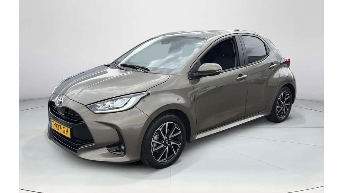 Toyota Yaris (2023) — foto 1