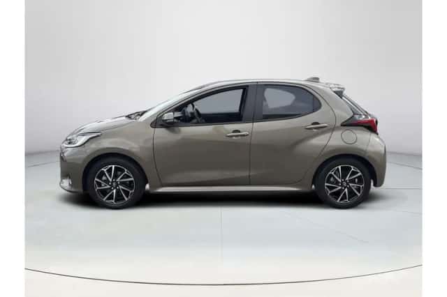 Toyota Yaris (2023) thumbnail 2