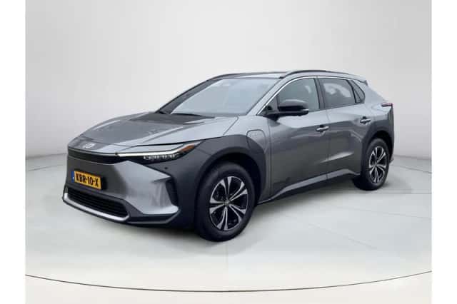 Toyota bZ4X (2026) thumbnail 1
